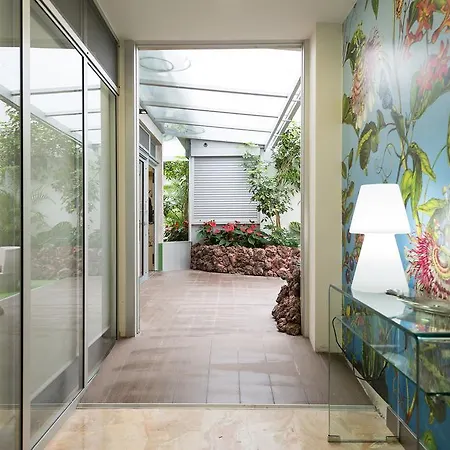 Garden Loft Velazquez Apartment