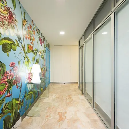 委拉奇兹花园阁楼套房公寓 *